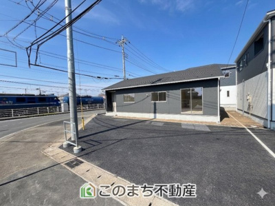 【駐車場】 | CRADLE GARDEN小山市東間々田第7　3 | お車を並列で2台駐車可能です(車種によります)。