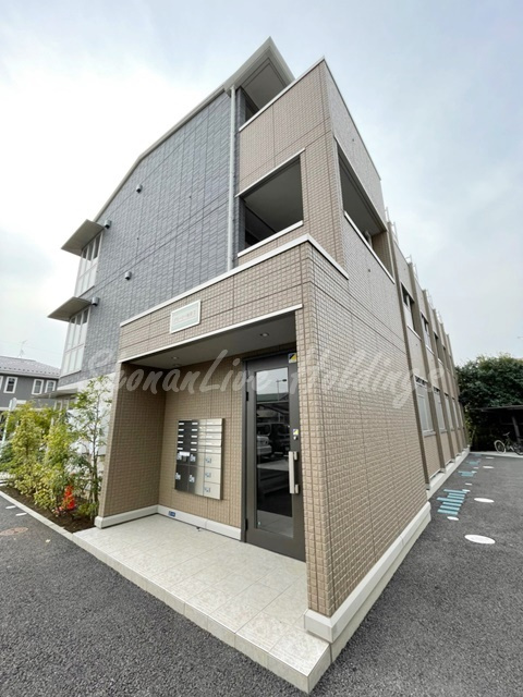 藤沢市辻堂３丁目のアパートのエントランス