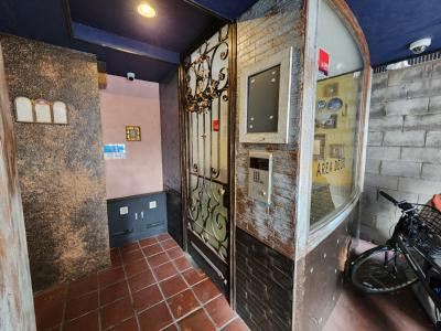 AREA DEUX（エリアドゥ）のエントランス