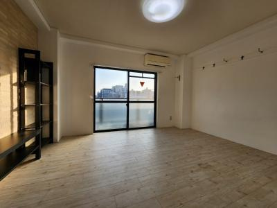 AREA DEUX（エリアドゥ）の居間・リビング|洋室