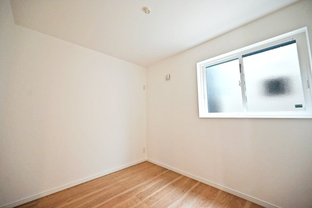 マドレコート西昆陽3丁目新築一戸建て｜3LDK＋駐車1台可の洋室|洋室4.0帖