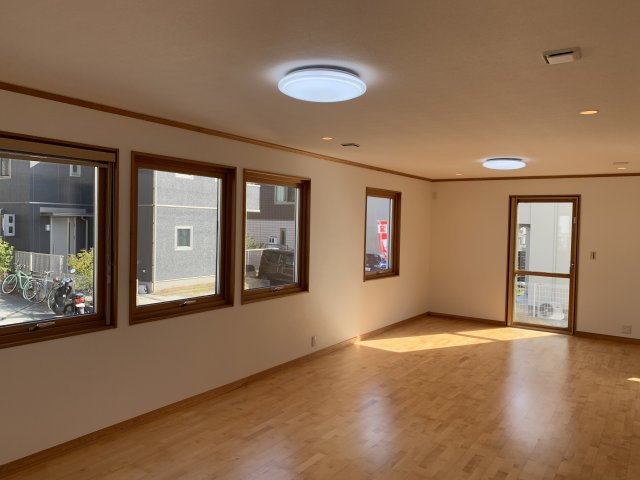 舞多聞西　中古一戸建ての居間・リビング|18.8帖リビング・ダイニング