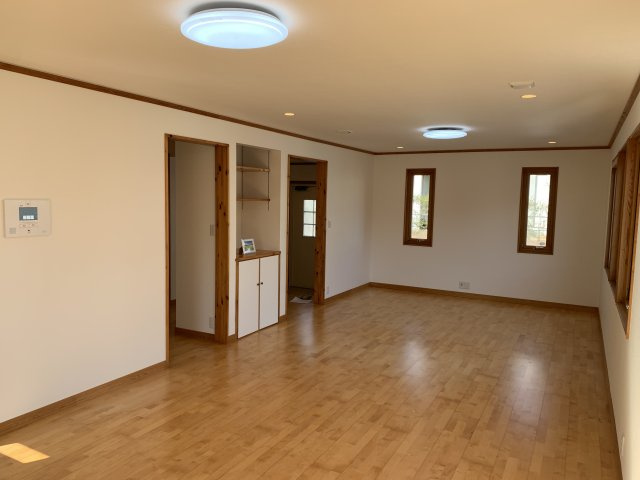 舞多聞西　中古一戸建ての居間・リビング|18.8帖リビング・ダイニング