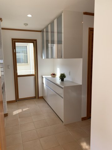 舞多聞西　中古一戸建ての収納|造り付カップボード