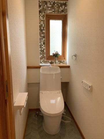 舞多聞西　中古一戸建てのトイレ|1階トイレ　温水洗浄便座付
