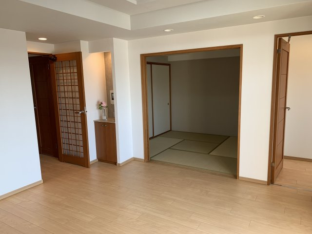 ワコーレ霞ヶ丘景彩館の居間・リビング