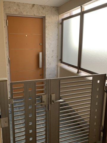 ワコーレ霞ヶ丘景彩館の玄関|専用ポーチ付