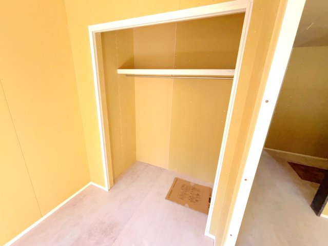 安芸郡海田町国信１丁目のアパートの収納