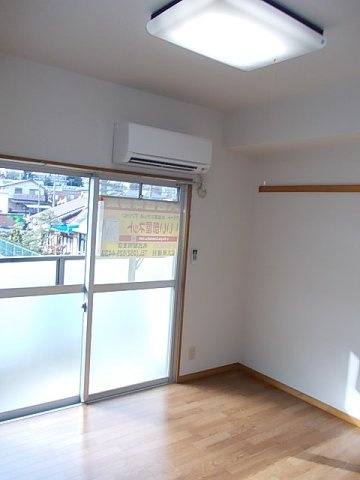 ドミール本城の内装|明るい室内です