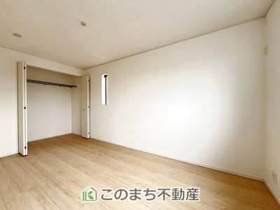 【洋室】 | CRADLE GARDEN小山市東間々田第7　4 | 各居室に収納付で住みやすさにこだわっています♪
