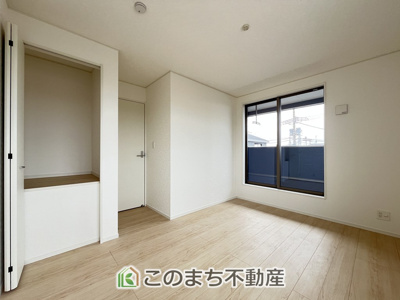 【洋室】 | CRADLE GARDEN小山市東間々田第7　4 | 2面採光の明るい室内☆