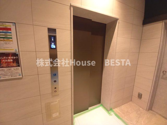 LiveCasa王子公園のロビー