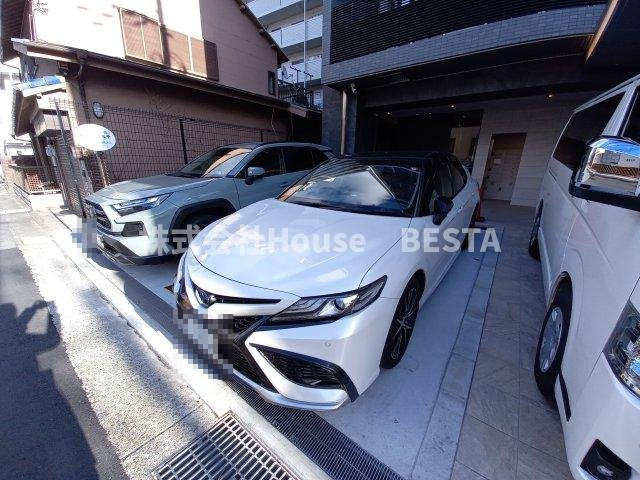 LiveCasa王子公園の駐車場