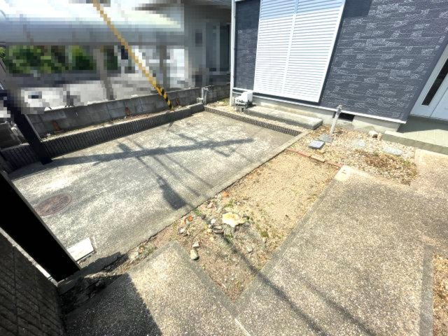 高島市今津町南新保中古戸建のその他|駐車スペース・エントランス