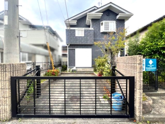 高島市今津町南新保中古戸建の居間・リビング