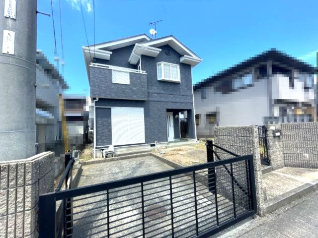 高島市今津町南新保中古戸建の駐車場