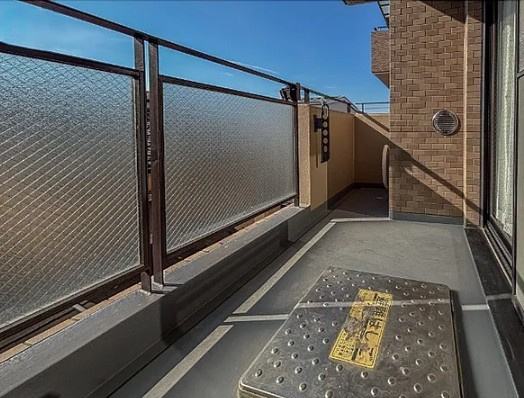 【バルコニー】