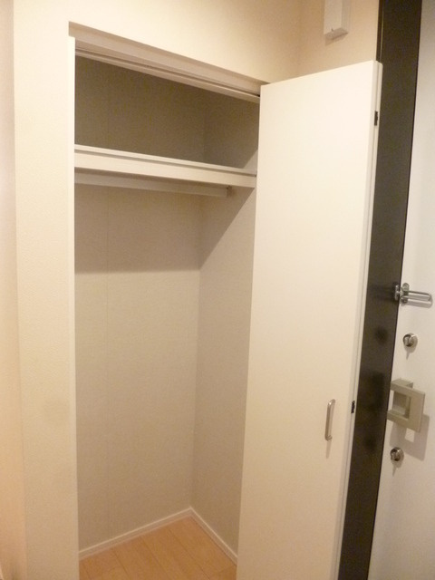 品川スクエアガーデンの内装|★玄関横クローゼット★