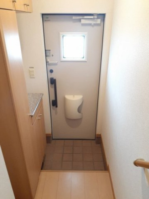 【玄関】 | ルシュマンＣ | 落ち着いた玄関です