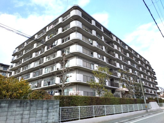 武庫川ニュースカイハイツの外観