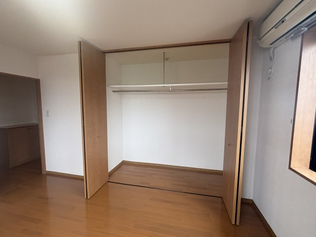 ライトクロト半田の収納|別部屋反転間取のお写真になります。参考にご覧くださいませ。