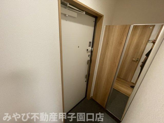 ペルルブランシェ九番町の玄関