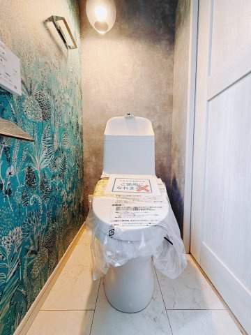 【中古戸建】太田市龍舞町のトイレ|■トイレ｜オシャレなアクセントクロスが落ち着いた空間を演出させ、ついつい長居してしまいますね♪