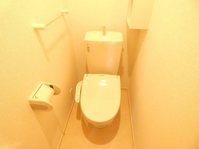 エレガンテⅠのトイレ|ゆったりとした空間のトイレです