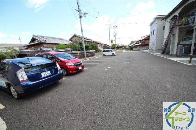 アルヴィータの駐車場