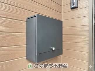 【その他】 | CRADLE GARDEN小山市東間々田第7　5 | 雨の日も安心の玄関ポーチ内メールボックス☆
