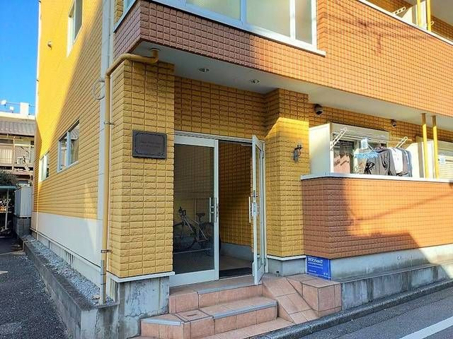 パレス・アーバンクエストのエントランス