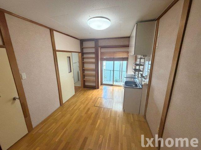 茨木市豊川4丁目貸家の居間・リビング