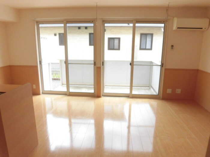 ラ　メゾン ド　ボナール（Ｌａ Ｍａｉｓｏｎ ｄｕ Ｂｏｎｈｕｒ）の居間・リビング