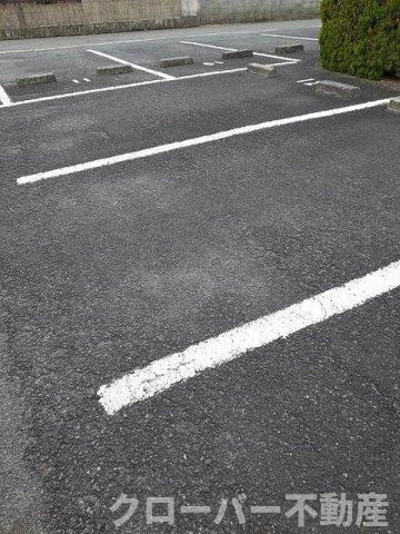 シェーヌ　Ｂの駐車場