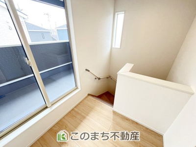 【内装】 | CRADLE GARDEN小山市東間々田第7　6 | 手すり付きで小さなお子様やご年配の方も安心の室内階段☆