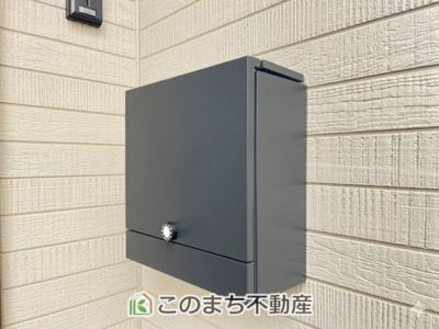 【設備】 | CRADLE GARDEN小山市東間々田第7　6 | 雨の日も郵便物が濡れにくい玄関ポーチ内メールボックス☆