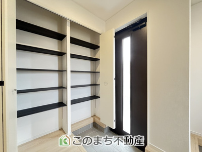 【収納】 | CRADLE GARDEN小山市東間々田第7　6 | 沢山の靴もスッキリ収納☆大容量シューズボックス☆