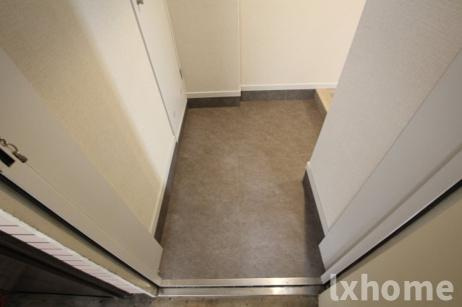 ルミエール万博公園の玄関|収納もある玄関です