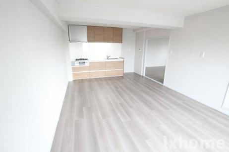 ルミエール万博公園の居間・リビング|こちらの居間で趣味の時間をお楽しみください