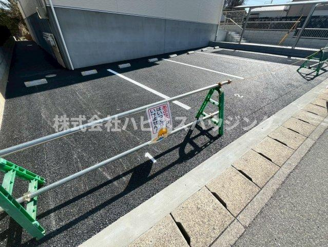 フルール・メゾンの駐車場