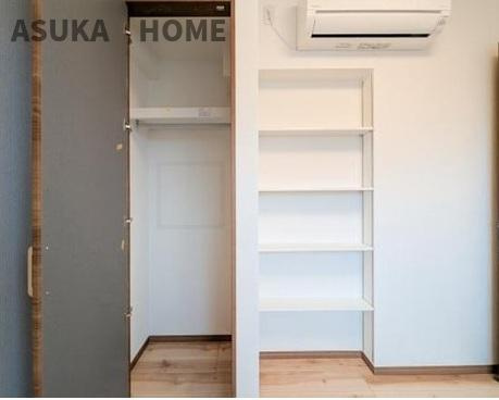 ライオンズマンション横浜大通り公園南の収納|豊富な収納スペース。収納が多いと、お部屋が広く使えますね！