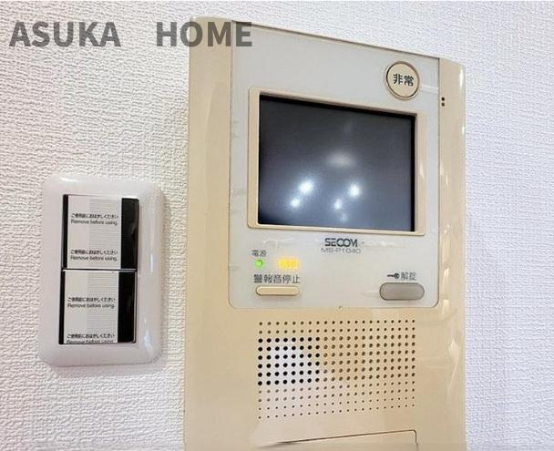 ライオンズマンション横浜大通り公園南の防犯設備|お顔を確認してから、来訪者のご対応ができます。安心の設備ですね！