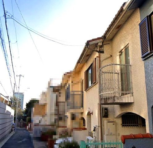 北野町2丁目の前面道路含む現地写真|外からの視線が気になりにくい中2階リビング
