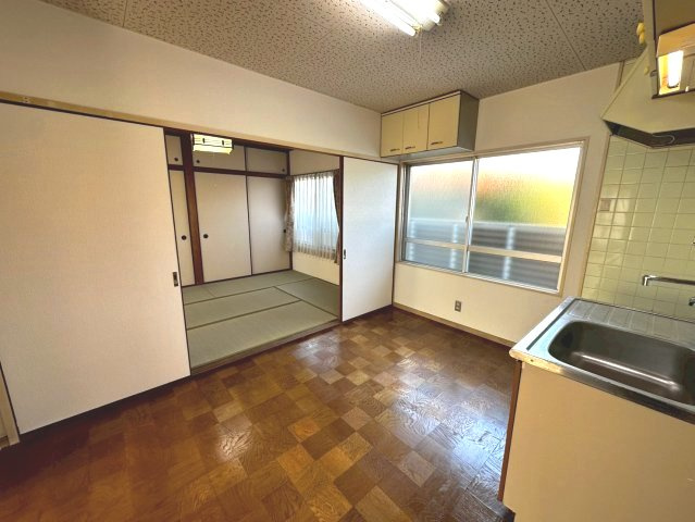 【居間・リビング】 | 鈴鹿市東旭が丘4丁目《マンション光洋》