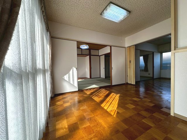 【居間・リビング】 | 鈴鹿市東旭が丘4丁目《マンション光洋》