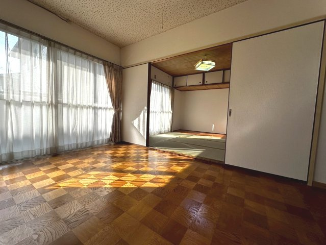 【居間・リビング】 | 鈴鹿市東旭が丘4丁目《マンション光洋》