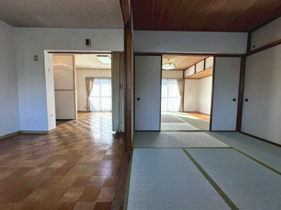 【居間・リビング】 | 鈴鹿市東旭が丘4丁目《マンション光洋》