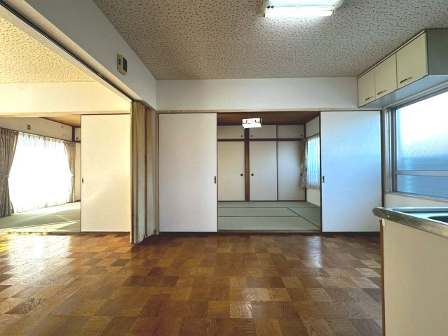 【居間・リビング】 | 鈴鹿市東旭が丘4丁目《マンション光洋》