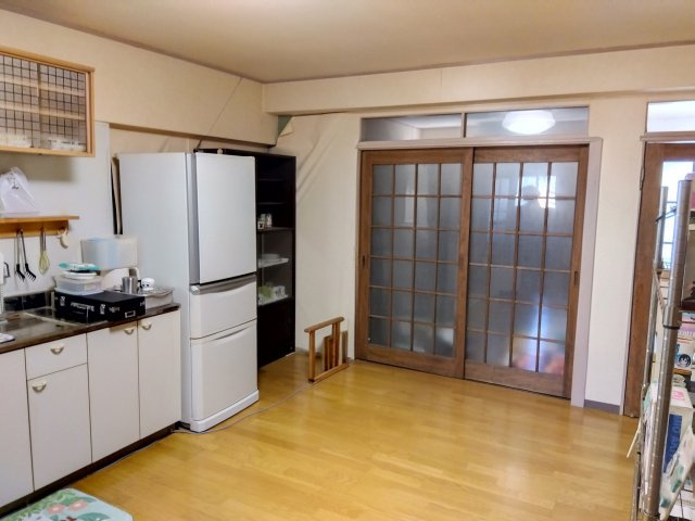 東海レジデンス富士　富士市中央町１丁目のキッチン|ワンフロアなので家事動線がスムーズです。