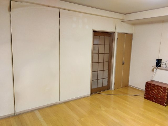 東海レジデンス富士　富士市中央町１丁目のダイニング|吉原小学校まで徒歩約5分。お子様の通学も安心ですね。